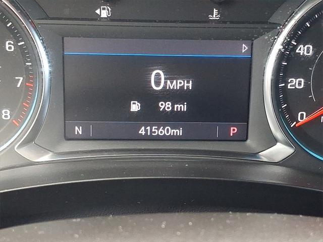 Photo of 2023 Summit White Chevrolet Traverse
