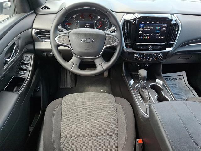 Photo of 2023 Summit White Chevrolet Traverse