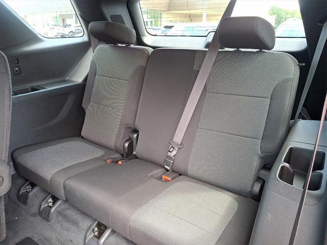Photo of 2023 Summit White Chevrolet Traverse
