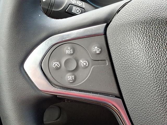 Photo of 2023 Summit White Chevrolet Traverse