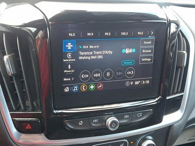 Photo of 2023 Summit White Chevrolet Traverse