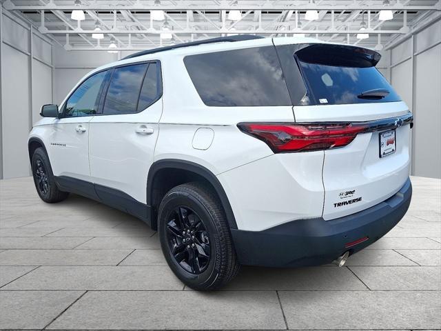 Photo of 2023 Summit White Chevrolet Traverse