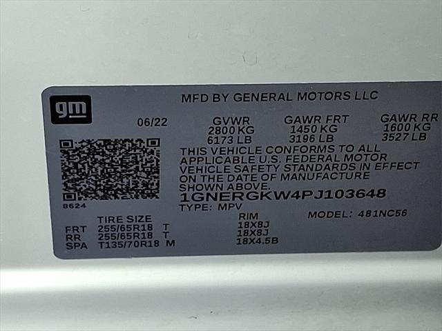 Photo of 2023 Summit White Chevrolet Traverse