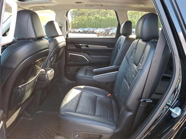 Photo of 2022 Ebony Black Kia Telluride