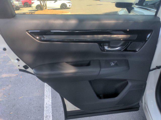 Photo of 2025 Platinum White Pearl Honda CR-V