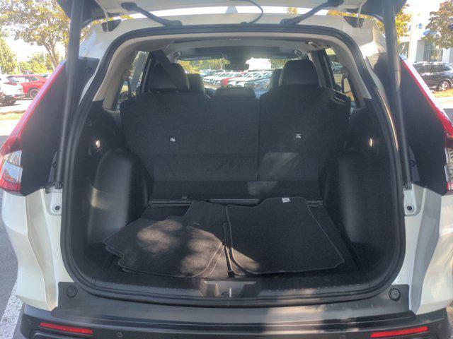 Photo of 2025 Platinum White Pearl Honda CR-V