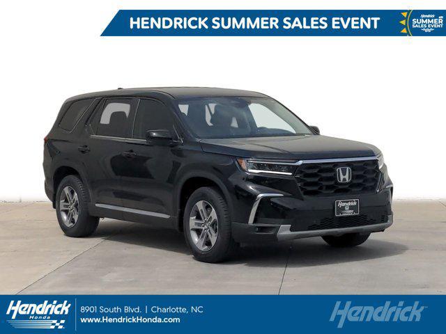 Photo of 2025 Crystal Black Pearl Honda Pilot