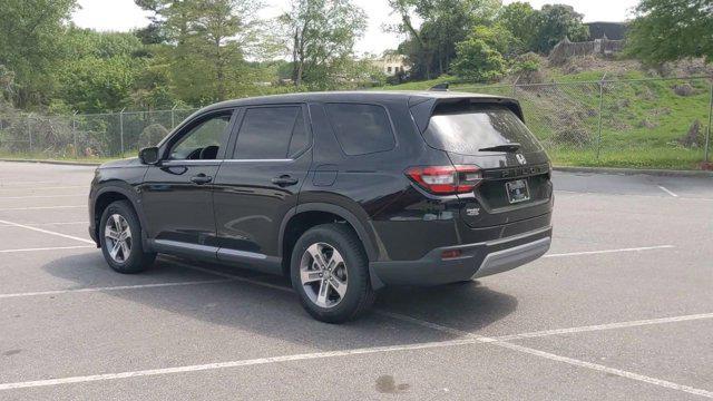 Photo of 2025 Crystal Black Pearl Honda Pilot