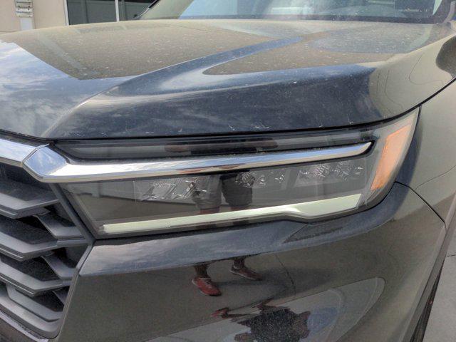 Photo of 2025 Crystal Black Pearl Honda Pilot