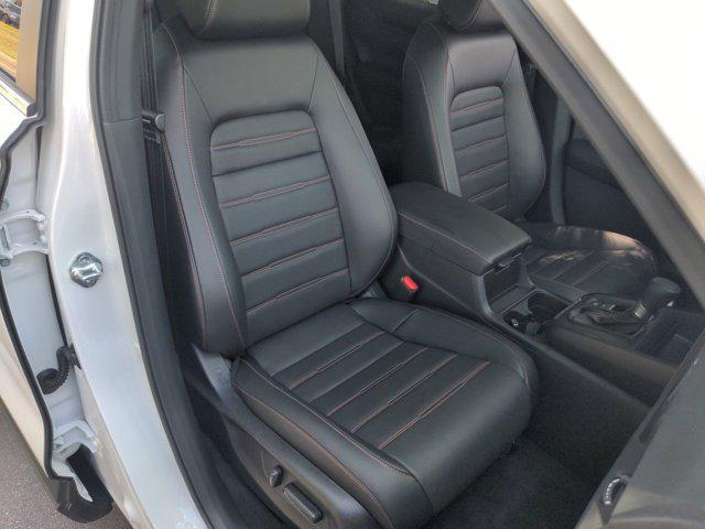 Photo of 2025 Platinum White Pearl Honda CR-V Hybrid