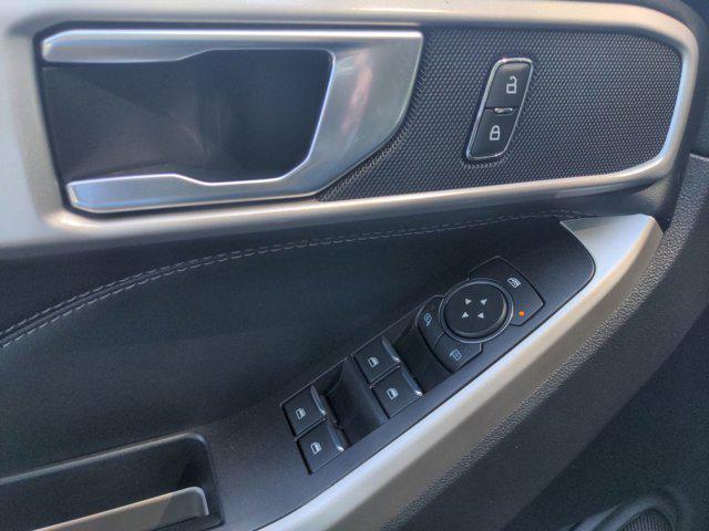 Photo of 2021 Agate Black Metallic Ford Explorer
