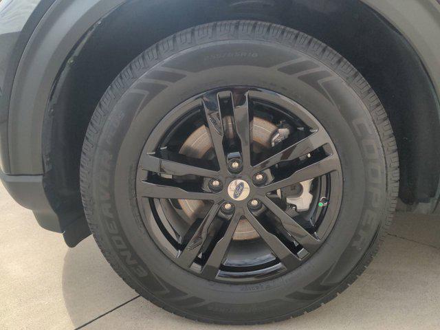 Photo of 2021 Agate Black Metallic Ford Explorer