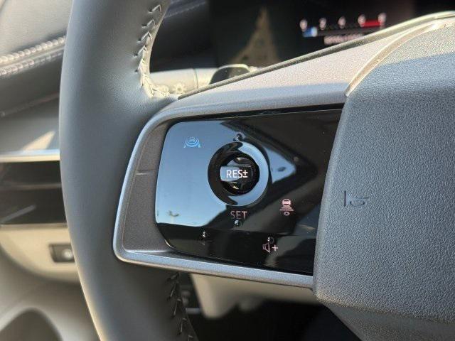 Photo of 2025 Everest White Pearl Tricoat Nissan Murano
