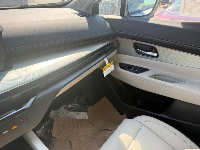 Photo of 2025 Everest White Pearl Tricoat Nissan Murano