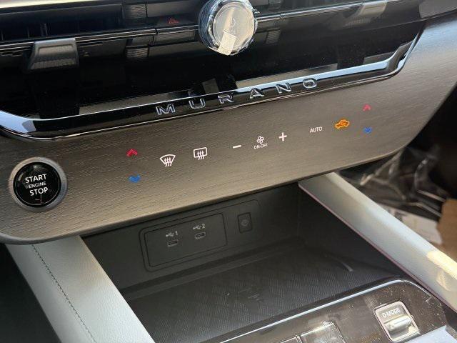 Photo of 2025 Everest White Pearl Tricoat Nissan Murano