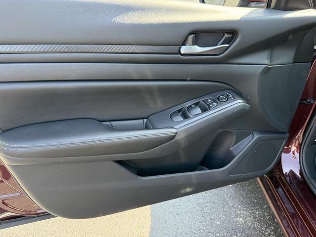Photo of 2024 Garnet Pearl Metallic Nissan Altima