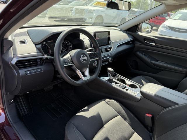 Photo of 2024 Garnet Pearl Metallic Nissan Altima
