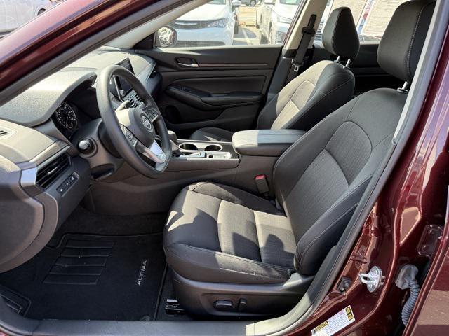 Photo of 2024 Garnet Pearl Metallic Nissan Altima