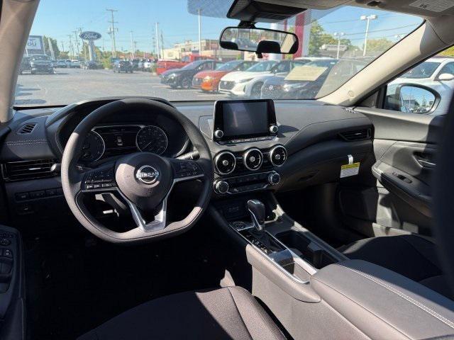 Photo of 2025 Gray Nissan Sentra