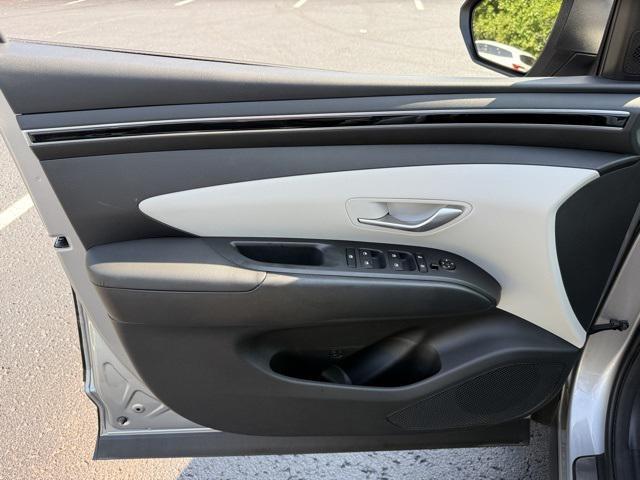 Photo of 2024 Shimmering Silver Hyundai TUCSON