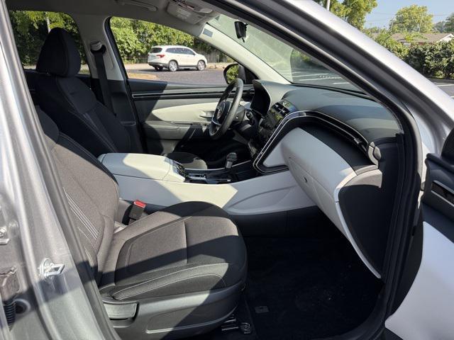 Photo of 2024 Shimmering Silver Hyundai TUCSON