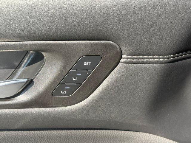 Photo of 2025 Super Black Nissan Pathfinder