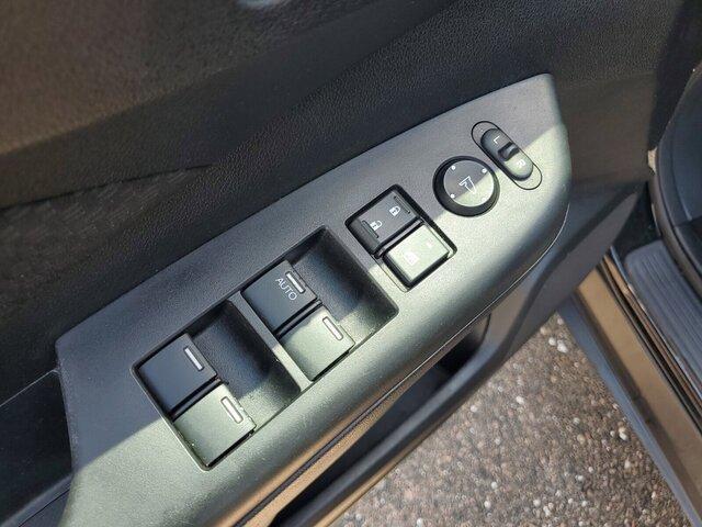 Photo of 2016 Crystal Black Pearl Honda CR-V
