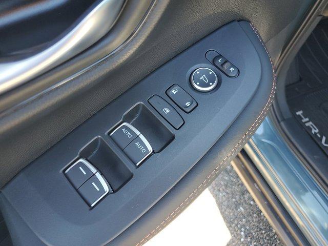 Photo of 2026 Pearl Honda HR-V
