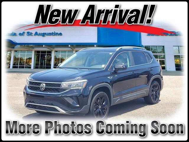 Photo of 2022 Deep Black Pearl Effect Volkswagen Taos