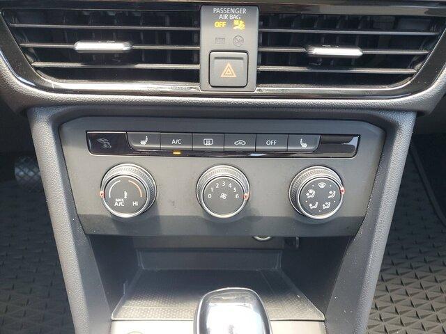 Photo of 2022 Deep Black Pearl Effect Volkswagen Taos