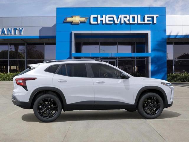 Photo of 2026 Summit White Chevrolet Trax