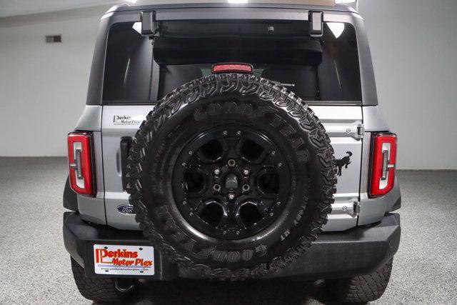 Photo of 2023 Iconic Silver Metallic Ford Bronco