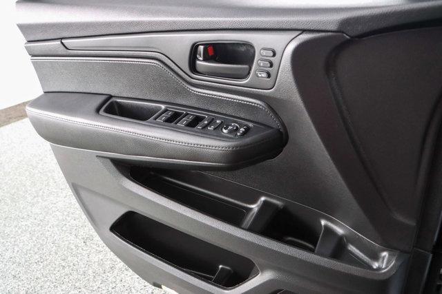 Photo of 2024 Sonic Gray Pearl Honda Odyssey