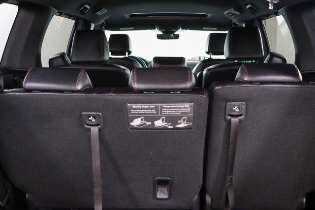 Photo of 2024 Sonic Gray Pearl Honda Odyssey