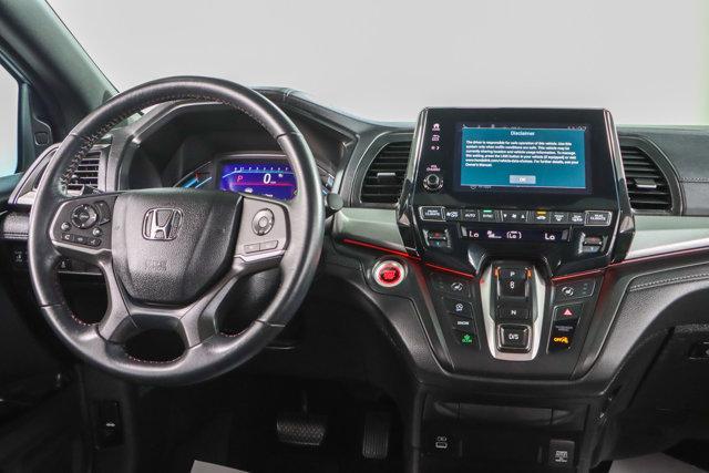 Photo of 2024 Sonic Gray Pearl Honda Odyssey