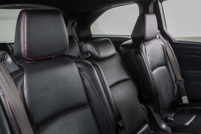 Photo of 2024 Sonic Gray Pearl Honda Odyssey