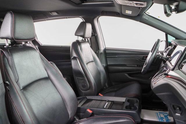 Photo of 2024 Sonic Gray Pearl Honda Odyssey