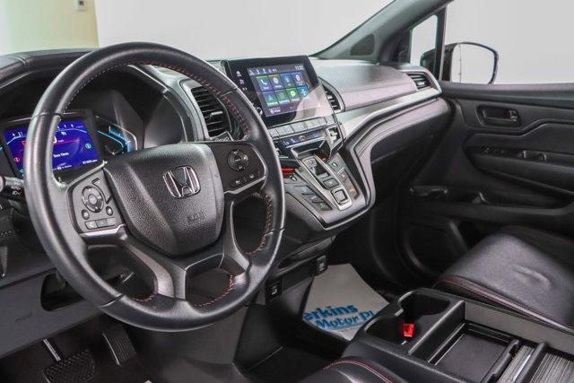 Photo of 2024 Sonic Gray Pearl Honda Odyssey
