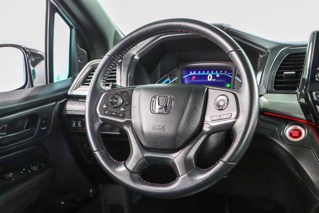 Photo of 2024 Sonic Gray Pearl Honda Odyssey