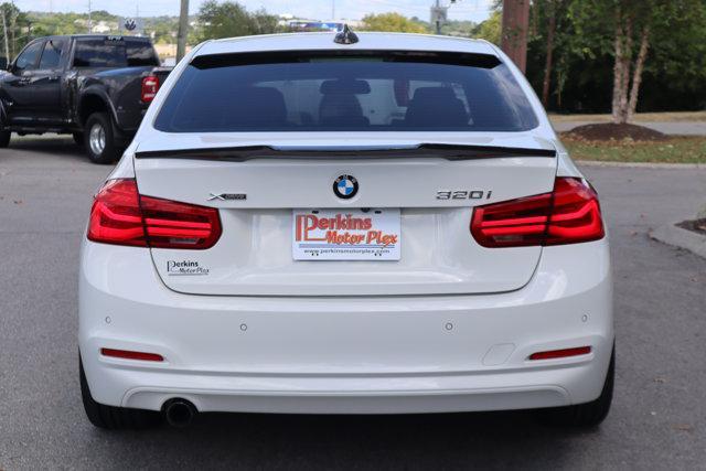 Photo of 2017 White BMW 320