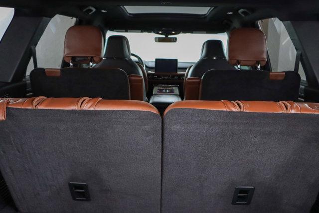 Photo of 2022 Infinite Black Metallic Clearcoat Lincoln Aviator