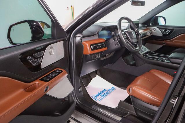 Photo of 2022 Infinite Black Metallic Clearcoat Lincoln Aviator