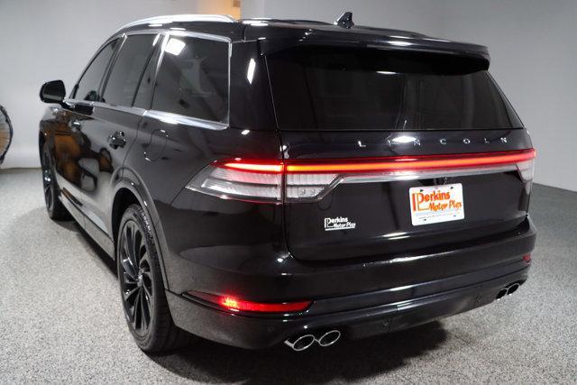 Photo of 2022 Infinite Black Metallic Clearcoat Lincoln Aviator