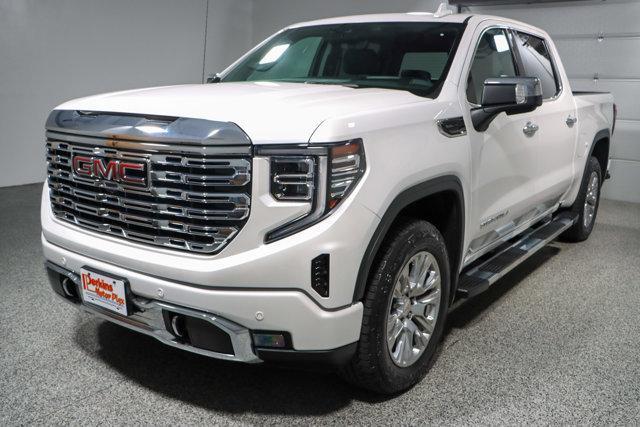 Photo of 2022 White GMC Sierra 1500