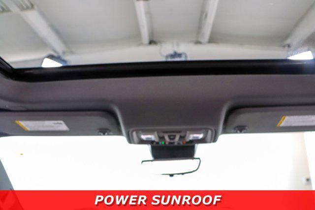 Photo of 2022 White GMC Sierra 1500