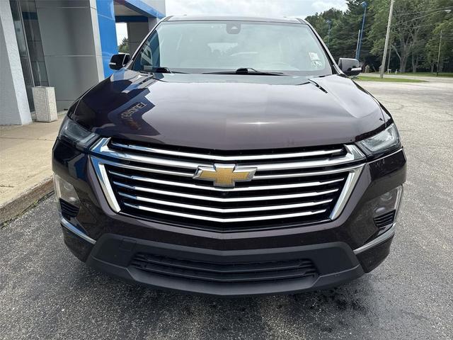 Photo of 2022 Black Cherry Metallic Chevrolet Traverse