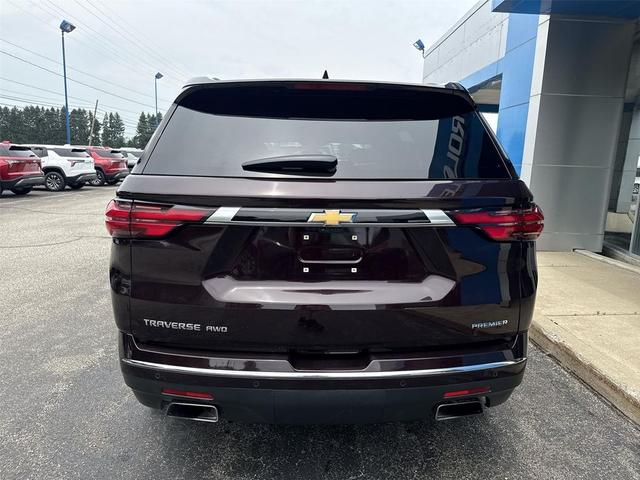 Photo of 2022 Black Cherry Metallic Chevrolet Traverse