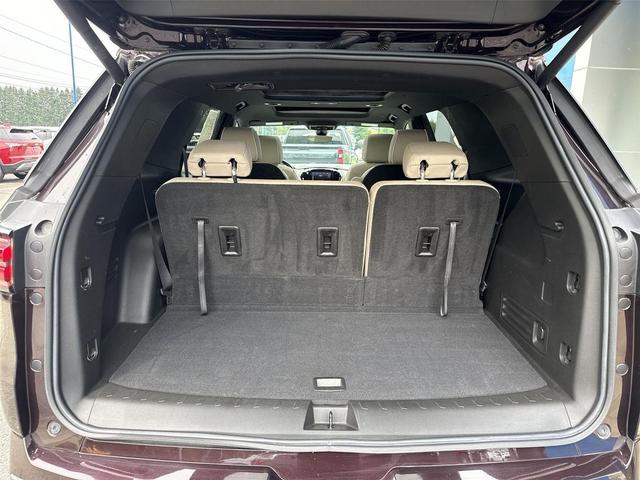Photo of 2022 Black Cherry Metallic Chevrolet Traverse