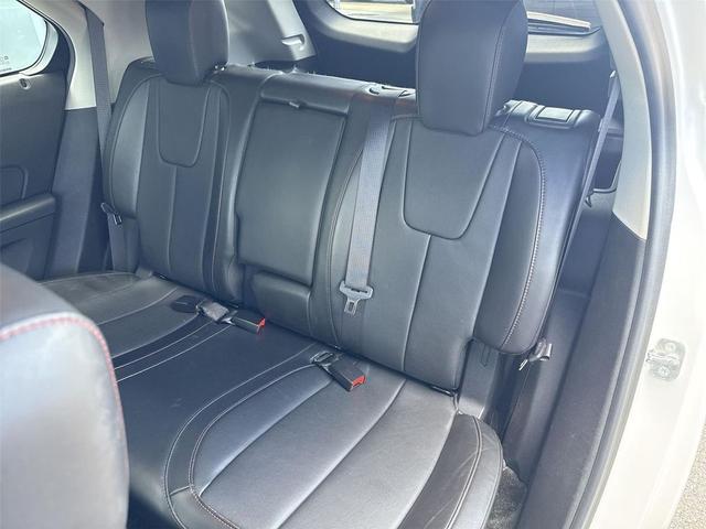 Photo of 2017 Iridescent Pearl Tricoat Chevrolet Equinox
