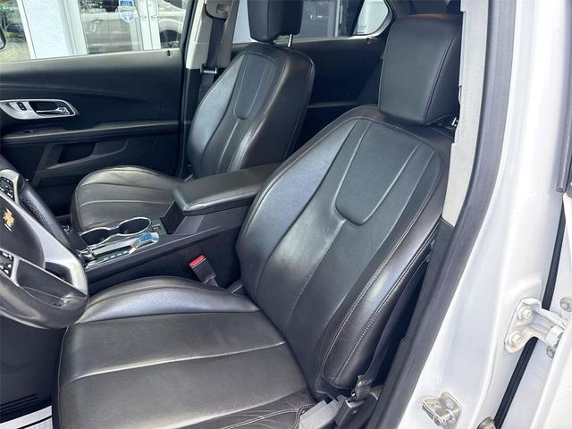 Photo of 2017 Iridescent Pearl Tricoat Chevrolet Equinox